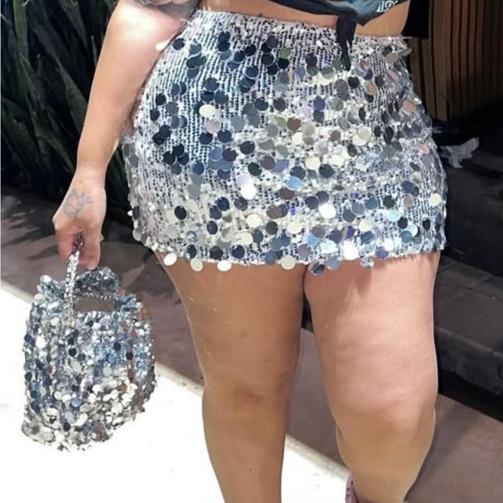 Sequins skirt and bag